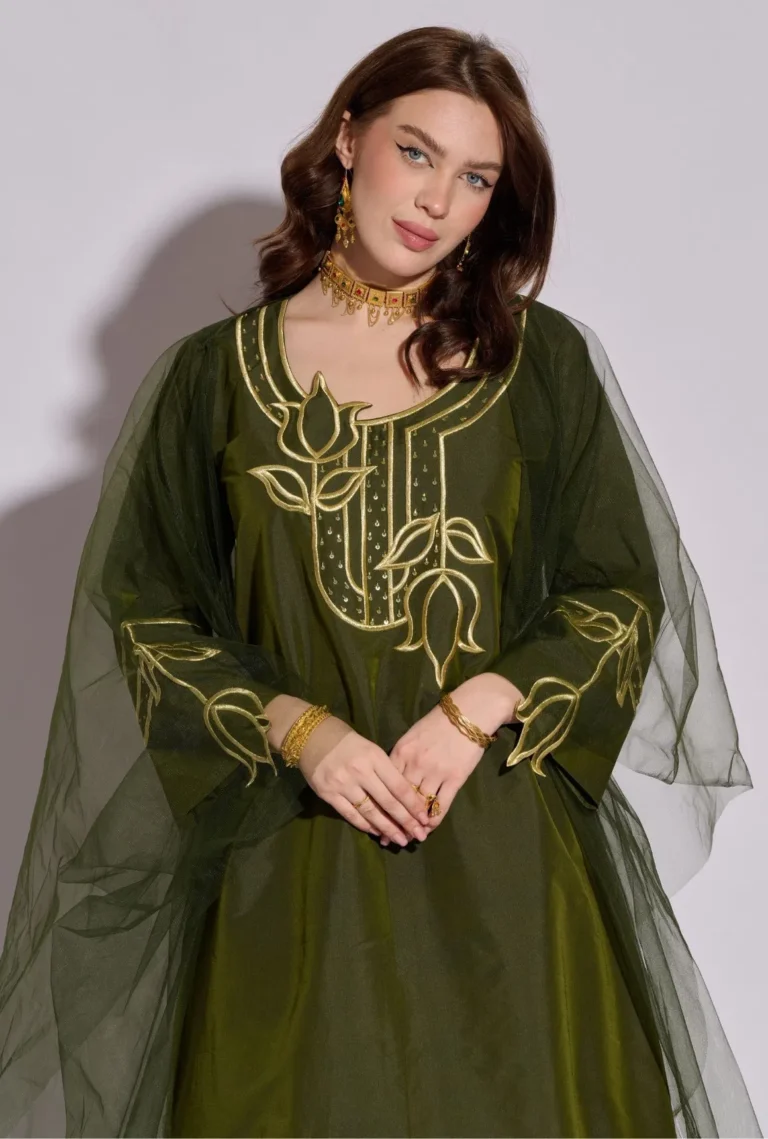 Chalchi Flower jalabiya in Moss Green
